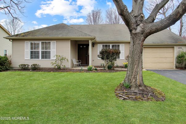 Attached, Exterior, Facade, Ranch