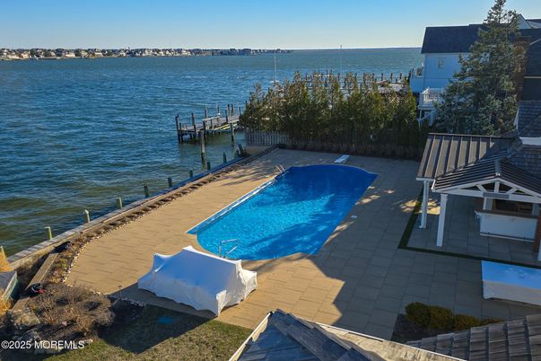 Exterior, Pool, Water