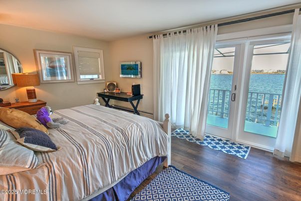 Bedroom, Interior, Water, Wood Texture Flooring
