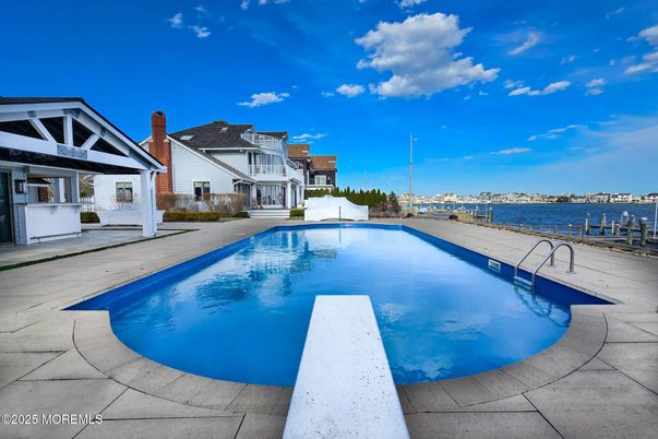Exterior, Pool, Water