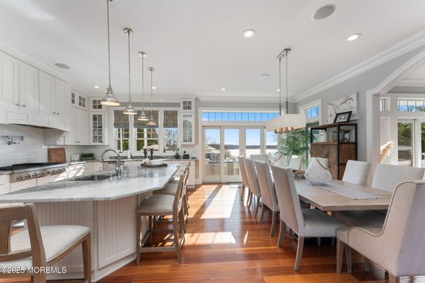 Dining room, Interior, Kitchen, Pendant Lights, Recessed Lighting, Wood Texture Flooring