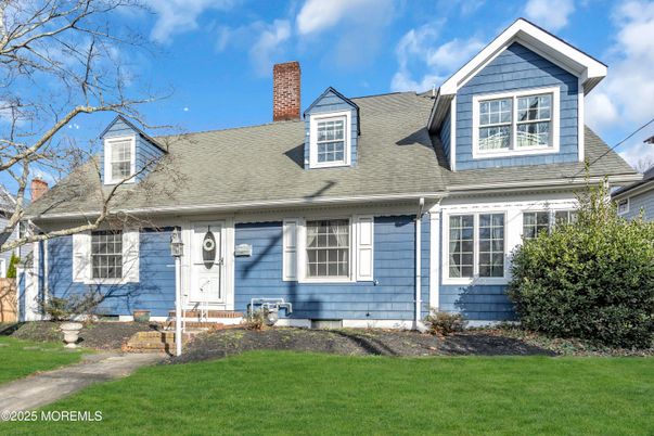 Exterior, Facade, Cape Cod