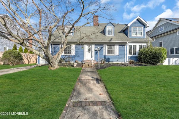 Exterior, Facade, Cape Cod