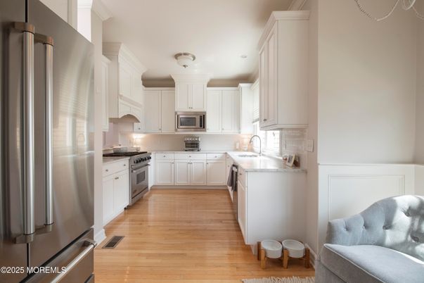 Interior, Kitchen, Stainless Steel Appliances, Wood Texture Flooring