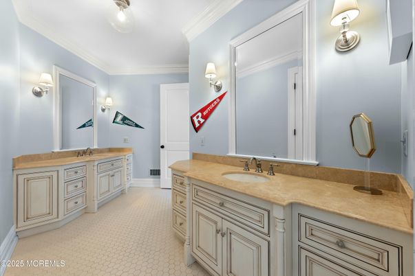 Bathroom, Dual Sink Vanities, Interior