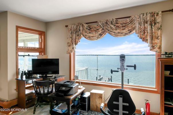 Home Office, Interior, Water