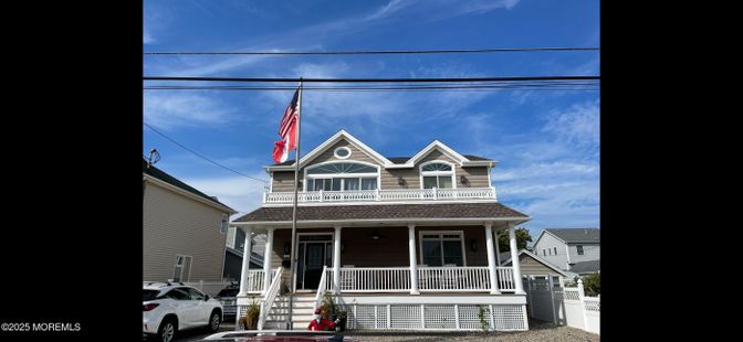Exterior, Facade, Queen Anne Victorian