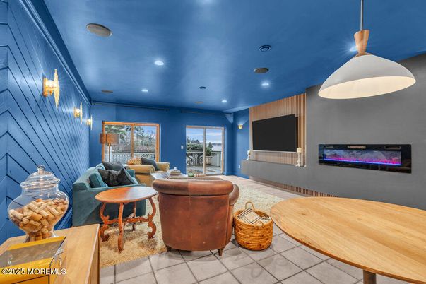 Fireplace, Interior, Living room, Pendant Lights, Recessed Lighting