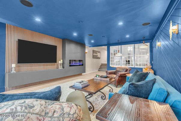 Interior, Living room, Pendant Lights, Recessed Lighting