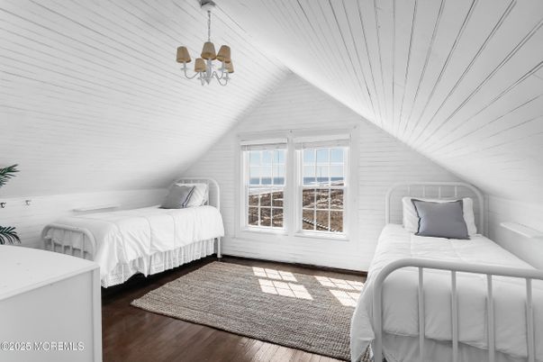 Bedroom, Interior, Pendant Lights, Wood Texture Flooring
