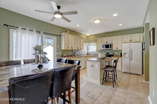 Dining room, Interior, Kitchen, Recessed Lighting