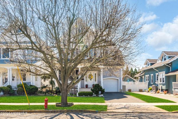 Detached Garage, Exterior