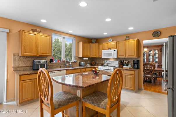 Dining room, Interior, Kitchen, Recessed Lighting, Wood Texture Flooring