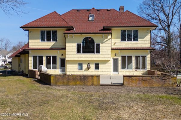 Exterior, Facade, Queen Anne Victorian
