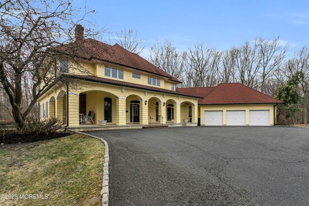 Attached, Exterior, Facade, Mediterranean