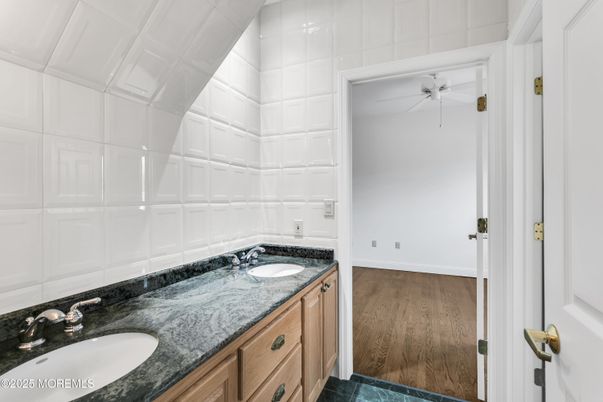 Bathroom, Dual Sink Vanities, Interior, Wood Texture Flooring
