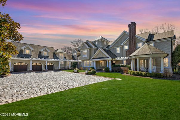Backyard, Exterior, Facade, Queen Anne Victorian