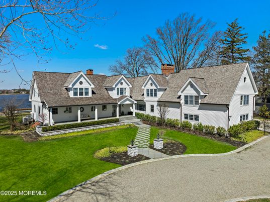 Exterior, Facade, Water, Cape Cod