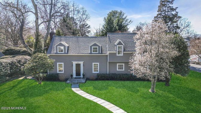 Exterior, Facade, Cape Cod