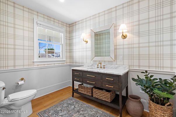 Bathroom, Interior, Recessed Lighting, Wood Texture Flooring