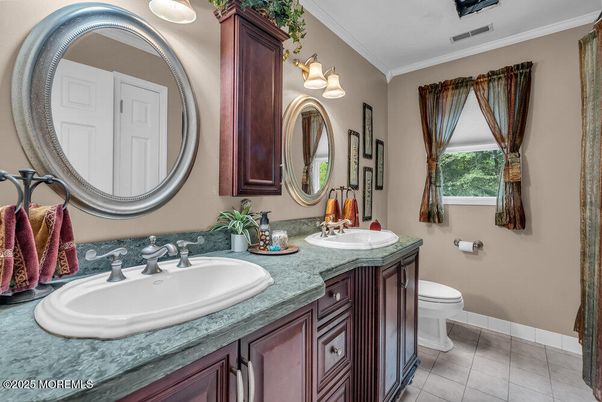 Bathroom, Dual Sink Vanities, Interior