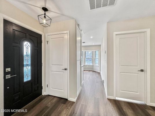 Interior, Pendant Lights, Recessed Lighting, Wood Texture Flooring