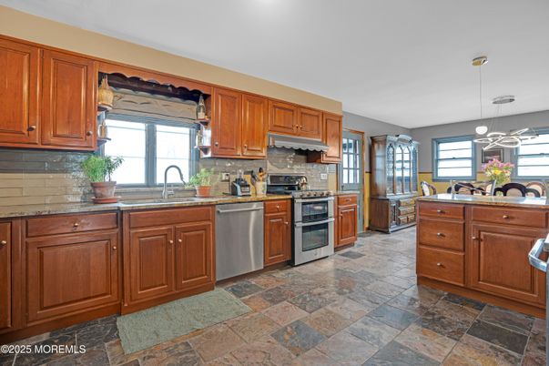 Interior, Kitchen, Pendant Lights, Stainless Steel Appliances