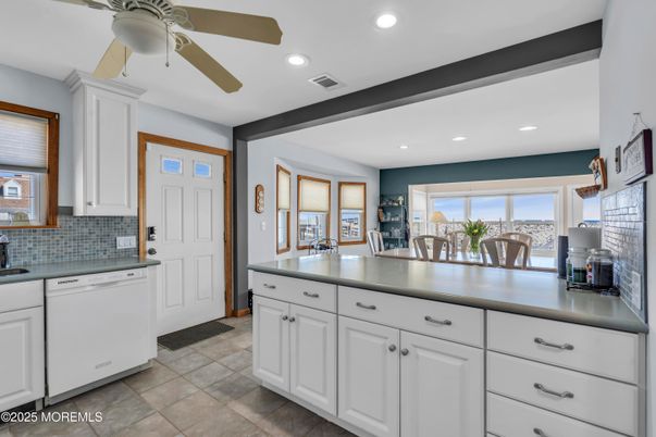 Dining room, Interior, Kitchen, Recessed Lighting