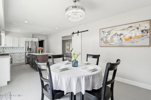 Chandelier, Dining room, Interior, Kitchen, Recessed Lighting, Stainless Steel Appliances