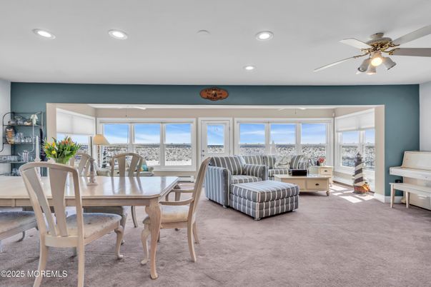 Dining room, Interior, Living room, Recessed Lighting