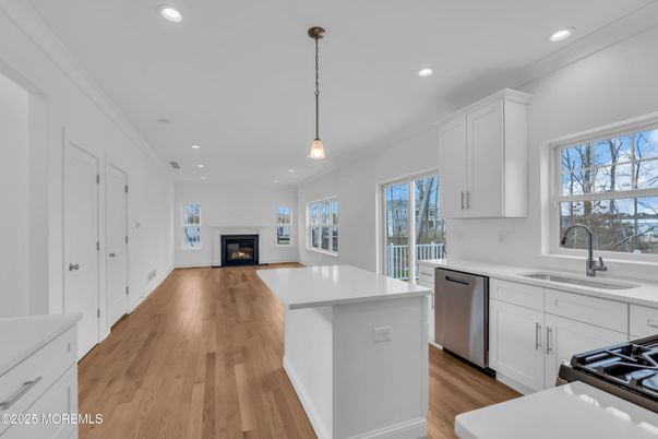 Fireplace, Interior, Kitchen, Pendant Lights, Recessed Lighting, Wood Texture Flooring