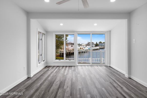 Empty room, Interior, Recessed Lighting, Water, Wood Texture Flooring