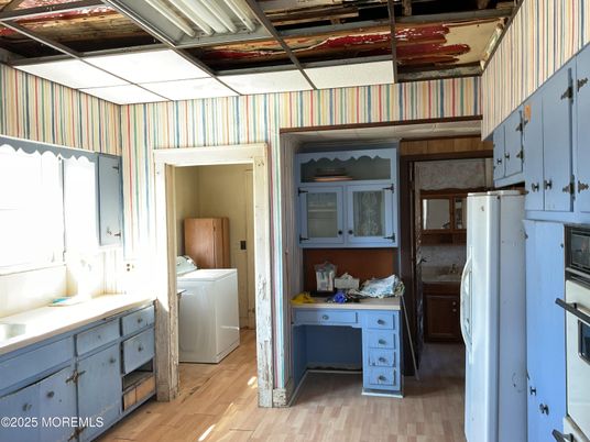 Interior, Utility Closets, Washer, Wood Texture Flooring