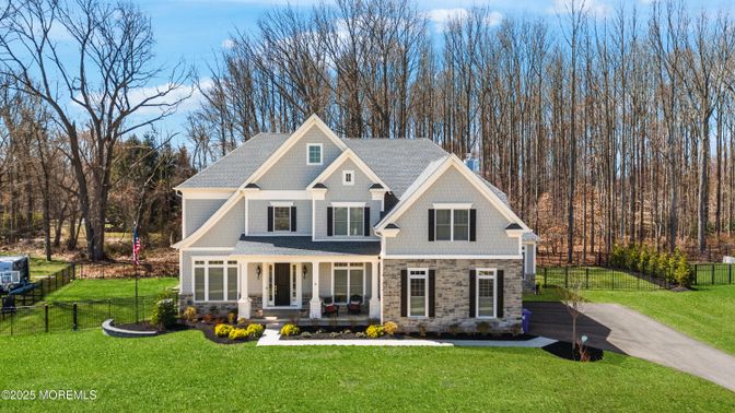 Exterior, Facade, Farmhouse