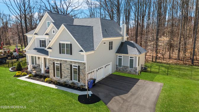 Attached, Exterior, Facade, Farmhouse