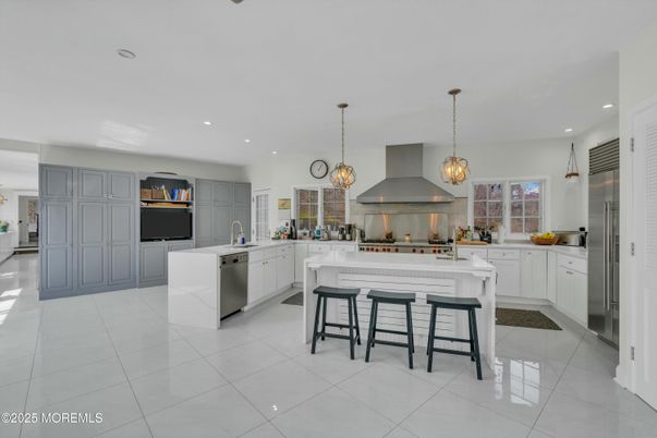 Interior, Kitchen, Pendant Lights, Recessed Lighting, Stainless Steel Appliances