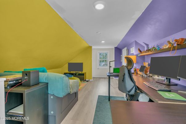 Home Office, Interior, Recessed Lighting, Wood Texture Flooring
