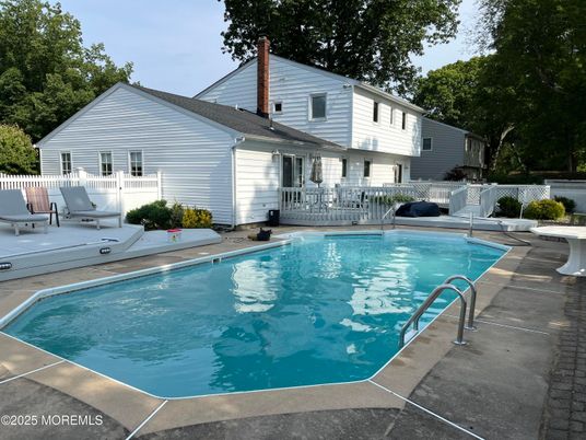 Exterior, Pool