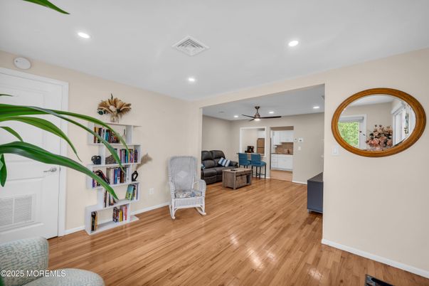Interior, Living room, Recessed Lighting, Wood Texture Flooring