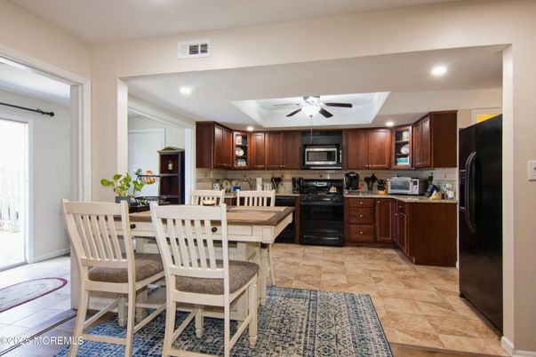 Dining room, Interior, Kitchen, Recessed Lighting, Stainless Steel Appliances