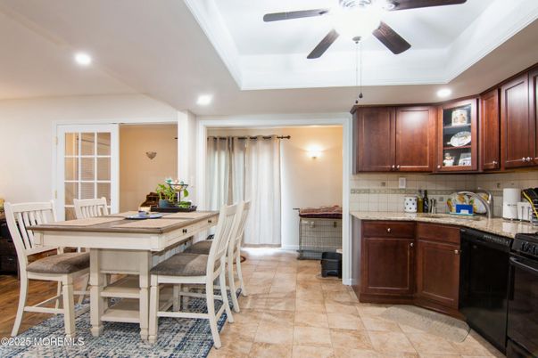 Dining room, Interior, Kitchen, Recessed Lighting