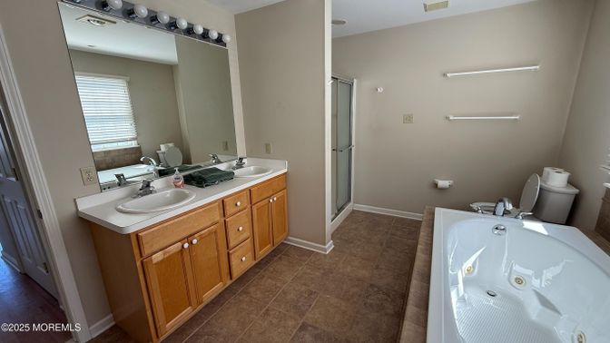 Bathroom, Dual Sink Vanities, Interior