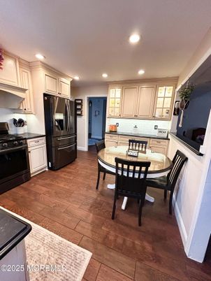 Dining room, Interior, Kitchen, Recessed Lighting, Wood Texture Flooring