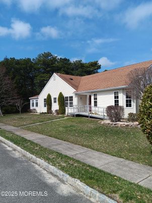 Backyard, Exterior, Facade, Ranch