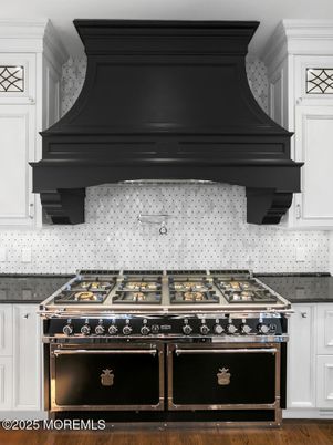 Interior, Kitchen, Piano, Stainless Steel Appliances, Wood Texture Flooring