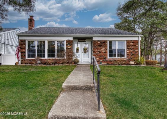 Exterior, Facade, Brick Facade, Ranch