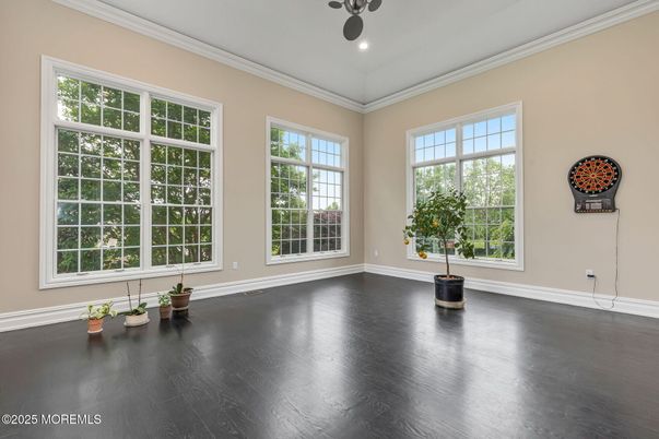 Empty room, Interior, Recessed Lighting, Wood Texture Flooring
