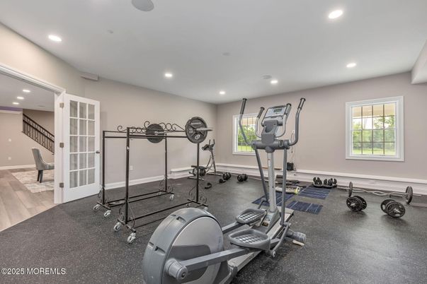 Fitness Equipment, Interior, Recessed Lighting, Wood Texture Flooring