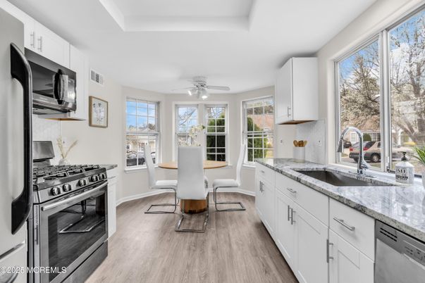 Dining room, Interior, Kitchen, Stainless Steel Appliances, Wood Texture Flooring