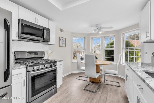 Dining room, Interior, Kitchen, Stainless Steel Appliances, Wood Texture Flooring